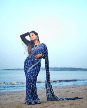 Tina Philip Instagram - Wrapped in elegance, draped in grace ✨

Wearing: @teejhindia 
Jewellery: @teejhindia 
Clicked by: @shotbysakar 
Managed by: @imanilsharmaa