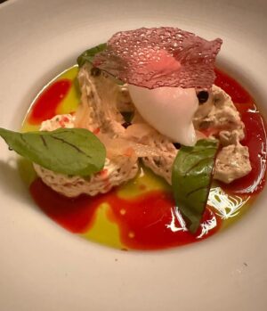 Tina Ruland Instagram - Chawanmushi   Spargelespuma...
und jetzt eure Assoziationen bitte😇
Auflösung: super lecker!
Im Restaurant @restaurantbrikz sind Gaumenfreuden auf der Speisekarte. 
Saisonale Gerichte mit Produkten aus der Region, da lacht das nachhaltige Herz, und der Bauch sowieso bei uns bis dahin unbekannten frischen Kräutern,  Buddhas Hand, Kefir Limetten oder Finger Limes.
Alles kann, Nichts muß bei Arne Anker
Neugierig? 
.
@tanjabuelter_berlin
@mariellaahrens 
*Werbung unbezahlt*