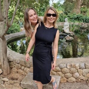 Tina Ruland Instagram - HAPPY HAPPY BIRTHDAY 
Liebste Regina, was wir dir Alles wünschen, wie toll wir dich finden und was du für eine großartige Freundin bist sagen wir dir lieber persönlich. Hier nur ein kurzer Ausschnitt, wieviel Spaß es immer mit Dir ist.
HAPPY HAPPY BIRTHDAY 
🥰😍😘
.
#BIRTHDAYGIRL #birthdaywishes #girlfriends
#Hauptstadt #Berlin #girlsjustwannahavefun #Freundinnen @candavero