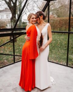 Tinne Oltmans Instagram - Mijn laatste post van 2022 geef ik aan mijn zus en een stukje van mijn speech♥️ My sister is one of the most important persons in my life. I am so happy that I’m the big sister of such a wonderful person. There are so many words that I could say. So many stories. But there are no words, not enough minutes in a lifetime, to tell you how much I love you. I can’t wait to see what a wonderful person you will become. Enjoy this new chapter in your love and live. You both deserve the best. I love you.