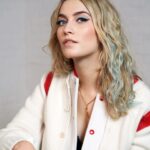 Tinne Oltmans Instagram – New music coming up! 24/8 #watjedoetmetmij ♥️
