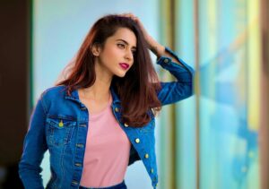 Tithi Raaj Instagram - Moonshine in a mason jar 🌙 
Got a Bad Girl looking like a Movie Star ✨ 
 - Cypress Spring (DENIM) #💙 #🎶 
.
#denim #denimjacket #favourite #things #love #allthingsart