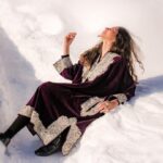 Tithi Raaj Instagram - Snow-capped meets Sunkissed . #❄️ #☀️ #snow #snowflakes #snowfall #white #winter #walks #peace #love #december #mountains #festival #lights #traditions #pheran #kashmir #sun #shine #bliss #happyplace #travel #lifestyle #✨ #💜