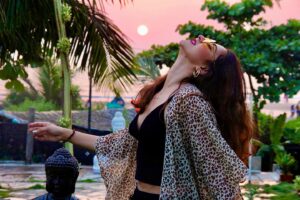 Tithi Raaj Instagram - Sunny Evenings & a Salty Spirit 🧜‍♀️
🌞✨
.
#sun #sea #salt #sand #spirit #sunset #sunshine #serene #beauty #love #beach #bliss #🌞 #✨