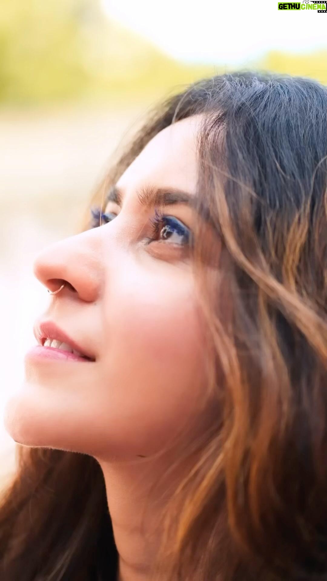 Tithi Raaj Instagram - Have you ever looked at someone with all your love 🤍 Coming soon 🤍 Song : Raat Din Video by : @journeyofendlessmiles Song by : @pranshumusic @viduraanand #raatdin #music #love #allthingsart #🤍