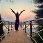 Tithi Raaj Instagram - एक हसीन शाम को दिल मेरा खो गया ✨ . #sun #sunset #scenery #sky #orange #serene #stretch #calm #good #🌸 #energy #goodvibes #allthingsart #💕
