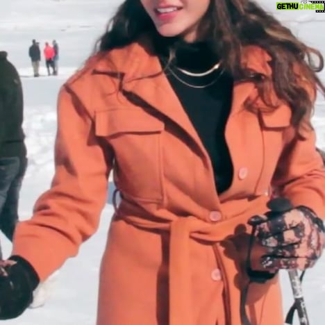 Tithi Raaj Instagram - just snow-whiting on this beautiful mountain till I figure how to do it right.. 🤍❄️ Join me sometime. 🎿 . #kashmirdairies #snow #days #beauty #travel #luxury #lifestyle #allthingsart #🤍