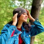 Tithi Raaj Instagram - टोपी पहनाना आसान है पहन्ना मुश्किल 😋 . The last one though ! #struggle #is #real #fun #life #fashion #allthingsart Denim jacket : @forever21_in