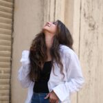 Tithi Raaj Instagram - You like me better when … 🤍 . 🎥: @journeyofendlessmiles @_to_the_cloud_ #white #mood #gooddays #🤍