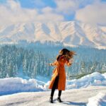 Tithi Raaj Instagram - Up Above the World So High ❄️ Should I ever come down , But Why ? #toocoldtosmile #feelingblue . #snow #tops #ice #mountains #cold #blues #sun #shades #peace #quiet #kashmir #travel #lifestyle #beauty #happyplace #allthingsart #allthingsnow