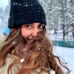 Tithi Raaj Instagram - #postcard #memoriesforlife ❄️ #happy #place . #snow #snowflakes #snowfall #white #winter #love #december #mountains #festival #lights #sun #shine #bliss #blogger #travel #lifestyle #✨ #♥️