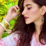 Tithi Raaj Instagram - Celebrating Earth Day #🌱 , Everyday ! With @daughterearthofficial #🌍 . #🌈 #colors #lips #liptint #skincare #earth #environment #beauty #nature #natural #care #selflove #love #allthingsart #💜