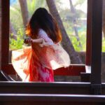 Tithi Raaj Instagram - मटरगश्ती 💜 . #sunday #sunlit #mood #pink #color . #warm #sunlight #light #dance #book #chill #mornings #sun #shine #sparkle #💫