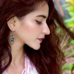 Tithi Raaj Instagram - Celebrating Earth Day #🌱 , Everyday ! With @daughterearthofficial #🌍 . #🌈 #colors #lips #liptint #skincare #earth #environment #beauty #nature #natural #care #selflove #love #allthingsart #💜