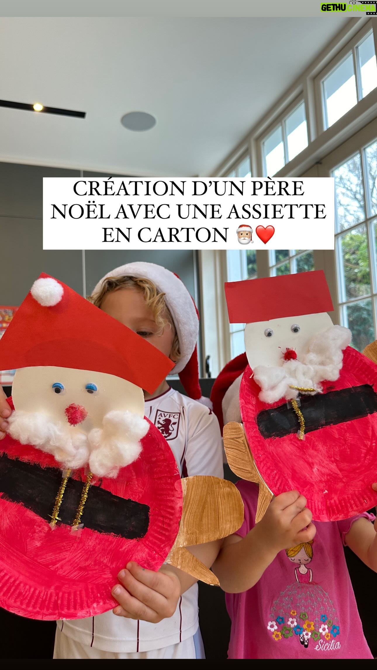 Tiziri Digne Instagram - CRÉATION DE NOËL 🎅🏼 Aujourd’hui on vous propose de créer votre propre père noël, c’est super facile & amusant, mes enfants ont adoré ! 🤩Suivez bien toutes les étapes & n’hésitez pas à customiser selon vos goûts ! 🎅🏼 #bricolagedenoel #diykids #christmas #ecolematernelle #enfants #famille #activiteenfant #easycrafts