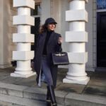 Tiziri Digne Instagram - It’s so cold in London 🇬🇧 Quand il fait froid vous misez sur le style ou sur le confort ? Ça vous dit une vidéo pour être à la fois stylé et confortable ? #outfit #theparisianchique #lookdujour #outfitinspiration #styleblogger