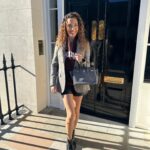 Tiziri Digne Instagram - Happy Friday ☀️ Quoi de prévu chez vous ce weekend ? Ici foot foot foot (comme d’hab’ 😂) marché de noël de l’école & sûrement un petit tour dans les rues de Londres🎅🏼 #theparisianchique #classywomen #outfitinspiration #lookdujour