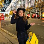Tiziri Digne Instagram - Si vous deviez faire vos valises, et tout recommencer ailleurs où iriez vous ? 🧳✈️ Hâte de vous lire ❤️ #london #londonlife #christmasinlondon #ootd #outfitinspiration