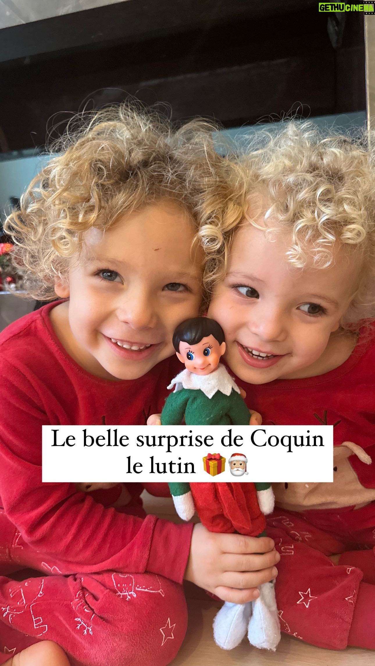 Tiziri Digne Instagram - Coquin le lutin avait une surprise pour nous ce matin … 🎁🎅🏼 Bon pour une fois Inaya est contente regardez bien la fin, je craque totalement🥰❤️ #lutinfarceur #elfontheshelf #lutindenoel #elfontheshelfideas #humour #family #christmas