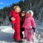 Tiziri Digne Instagram - 3 ans de nous 🎂 J’ai toujours rêvé d’avoir une fille, une petite Inaya, & voilà maintenant 3 ans que tu me combles de bonheur ! Reste toujours cette petite fille souriante, joyeuse, coquine & curieuse ! On t’aime tellement fort petite bichette ! Happy birthday 🎂🩷 #birthday #birthdaygirl #3ans #babygirl
