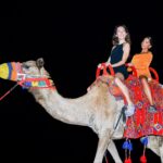 Tiziri Digne Instagram - Desert adventure 🐪 Quelle soirée magnifique ! Buggy, danseuses, fire show, faucon, balade en chameau, les enfants (& les grands) étaient trop heureux ! 🙏🏼❤️ #dubai #vacances #famille #desert #uae