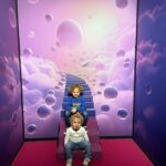 Tiziri Digne Instagram – Family time 💜

Retour sur notre expérience @bubbleplanetexperience ! Un endroit parfait pour les petits (& les grands), on en a bien profité ! 🤩

#famille #family #sortieenfamille #activiteenfant