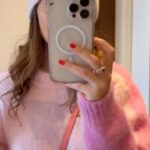 Tiziri Digne Instagram - Look du jour 🩷 Vous aimez ce look ? Je trouve qu’un peu de couleur en hiver ça donne bonne mine & ça fait du bien au moral ! ❄️ #outfit #outfitinspiration #lookdujour #styleblogger