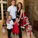 Tiziri Digne Instagram – Merry Christmas 🎅🏼 

Nous vous souhaitons un bon réveillon & de belles fêtes en famille , profitez de vos proches et répandez l’amour, la paix & le respect autour de vous ❤️ Nos cœur sont avec ceux qui n’ont pas cette chance 🙏🏼 

#family #famille #christmas #merrychristmas