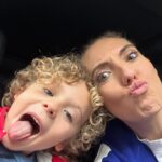 Tiziri Digne Instagram - Notre mois d’avril 🌺🕊️ 1/ Photo de famille pour @mamanscelebres_tfx 🎥 2/ Bien arrivé à Lille 🇫🇷 3/ Isaho & son arrière grand-mère 🇩🇿 4/ A Lille pour le match Losc/Aston Villa ⚽️ 5/ Selfie mère & fils ❤️ 6/ Nos cododo en famille 💕 Un mois d’avril compliqué, rempli de tristesse & de chagrin, Un deuil qui va être long et difficile, un départ que nous n’accepterons certainement jamais, la vie est parfois si cruelle et injuste. Gardez toujours en tête que rien n’est acquis, que rien n’est permanent, en un instant tout peut basculer ! Ayez conscience que le temps qui passe ne se rattrape jamais et que l’essentiel réside dans les choses simples : la santé, la famille et l’amour ! 💋❤️ #family #famille #love