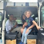 Tiziri Digne Instagram - Family time ☀️ Petite escapade au @safarithoiry les enfants ont adoré ! On a passé la nuit avec les loups 🐺(cf dernière vidéo) et la journée dans le zoo à la rencontre des animaux, plus ou moins sympas (cf avant dernière vidéo 😂) !C’était une expérience formidable en famille que je vous recommande vivement ! ❤️ #sortieenfamille #famille #family #thoiry #nuitimmersive #hebergementinsolite #zoothoiry