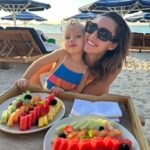 Tiziri Digne Instagram - Beach day 🌴 #meretfille #family #vacances #dubai