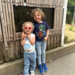 Tiziri Digne Instagram - Family time ☀️ Petite escapade au @safarithoiry les enfants ont adoré ! On a passé la nuit avec les loups 🐺(cf dernière vidéo) et la journée dans le zoo à la rencontre des animaux, plus ou moins sympas (cf avant dernière vidéo 😂) !C’était une expérience formidable en famille que je vous recommande vivement ! ❤️ #sortieenfamille #famille #family #thoiry #nuitimmersive #hebergementinsolite #zoothoiry