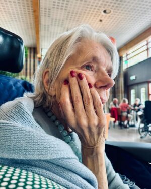 Tjitske Reidinga Instagram - Een zondag in de zorg ..@Tjitchat @podimo_nl