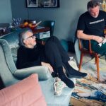 Tjitske Reidinga Instagram – @podimo_nl Een gesprek tussen mij en mijn vader s’avonds laat op de bank .🤎Fijn weekend lief luister clubje 🤎