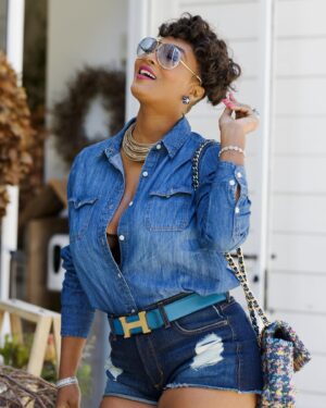Toccara Jones Instagram - “Big bad wolf could never blow this house down”
- @ezwuzhere 

“Paparazzi Street Fashion” with Toccara Jones.

A photography content collaboration series with @daeraemediagroup 
mixing fashion & street culture. 

Styling: @pmcmarketing @passionatechonvill 

Hair & Make-Up: @iamtoccarajones 

#swipeleft