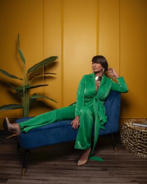 Toccara Jones Instagram - Life is full of so many amazing colors. 

You’re the paint brush- now go on &  create a masterpiece! 🖌️🎨

XOXO 💋 
- TJ

Team: 
Photography:
@antoinneduanejones 

Creative Director | Wardrobe Styling:
@pmcmarketing @passionatechonvill 

Make-Up: 
@glam_boss 

Hair Styling:
@iamtoccarajones 

Production Assistant: @erickatrenee 

Videography:
@photojamatl @iamtybillions
