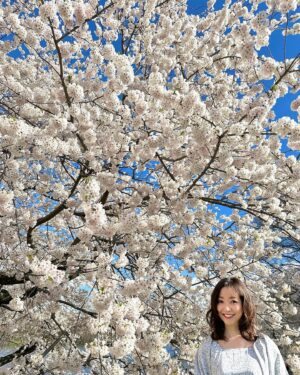 Tomoka Kurokawa Instagram - ♡
セントラルパークの桜🌸
ウェディングドレス姿の方や家族写真を撮っている方も見かけました📸✨
ニューヨークは街中が春モードになってきています🌷
🌏
#黒川智花のNY珍道中
#智花inNY
#nyc
#NewYork
#ニューヨーク生活
#桜
#cherryblossom
#centralpark
#pilgrimhill
#spring