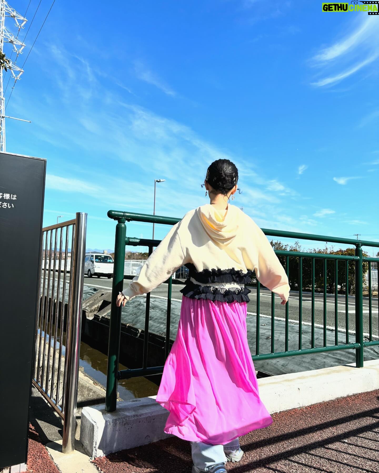 Tomoyo Kurosawa - 3.1K Likes - ヤマハ!
豊田萌絵ちゃんと一緒に工場見学させていただきました!
金管楽器が生み出されていくところを間近で見ることができて、職人の皆さまの業に感動してばかりいた1日でした。
学校もすごかった…👀!!
YouTube、是非ご覧ください⛅️
ヤマハの皆さま、ありがとうございました!
#anime_eupho #ユーフォ3期 #yamaha #ヤマハ #工場見学
・・・・・・
アクセサリー @rhodes_showroom
ハートゴールドイヤリング @happycakejewels
凸凹リング @porettofelun_jewelry