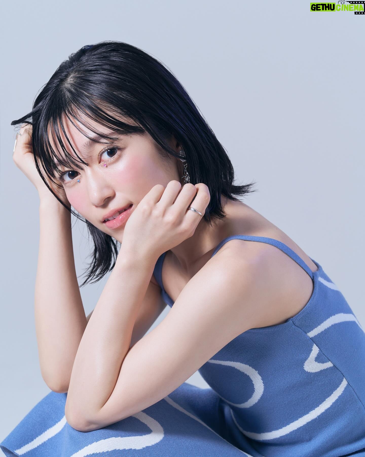 Tomoyo Kurosawa - 2.9K Likes - kioku の記憶🌱
少し日が経ってしまったけれど『kioku tadori te 2024』と『黒沢ともよ2024上海公演 _你喜欢什么颜色呢?』のメインヴィジュアルの衣装が可愛かったので紹介◎
この怒涛の2ヶ月を楽しく彩ってくれた作品です。
カメラマンはさすがのキラキラ小川さん🪼
同世代は現場で会えると心強いね。
いつもありがとう!
これからもよろしくお願いします🙌
・・・・・・・・・・・・・・・
しろ
◆ともよ
アシメキャミ @ekcookies_jp
パンツ @uenui.official
イヤリング @monamie79_official
ピンキーリング @caki.jewelry
その他リング @cherie_ac_official
◆優さん
トップス @fumiku_tokyo
ピアス @yuu_select
リング @sorbet_accessory
@accessoryshop.mary
あお
◆ともよ
ワンピース @uenui.officia
イヤリング @monamie79_official
うねうねリング @enn._official
ストーンリング @cherie_ac_official