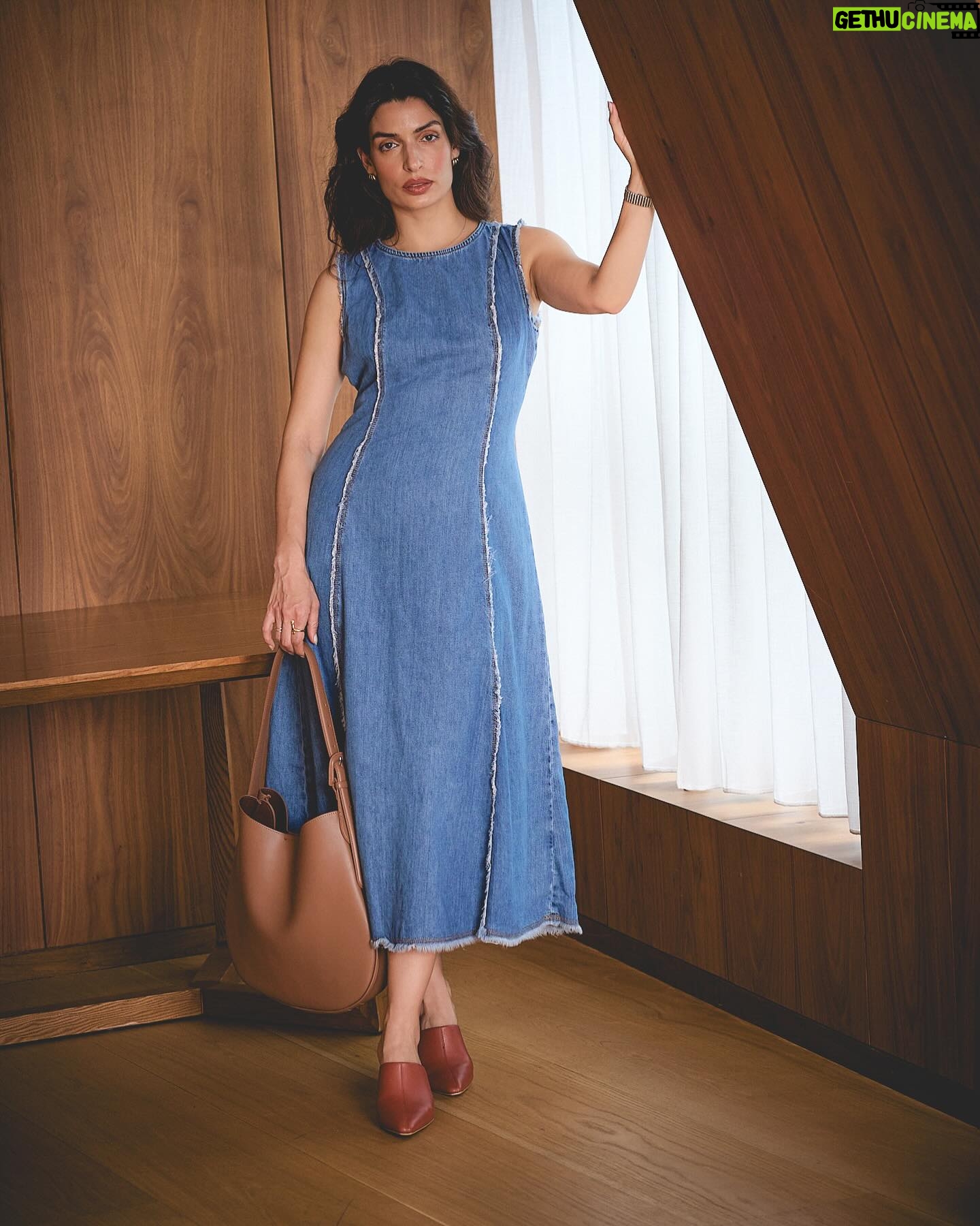 Tonia Sotiropoulou Instagram - Get your weekend wardrobe sorted with M&S Spring Style Collection. Find it both in-store and online! 🌼 @marksandspencergreece