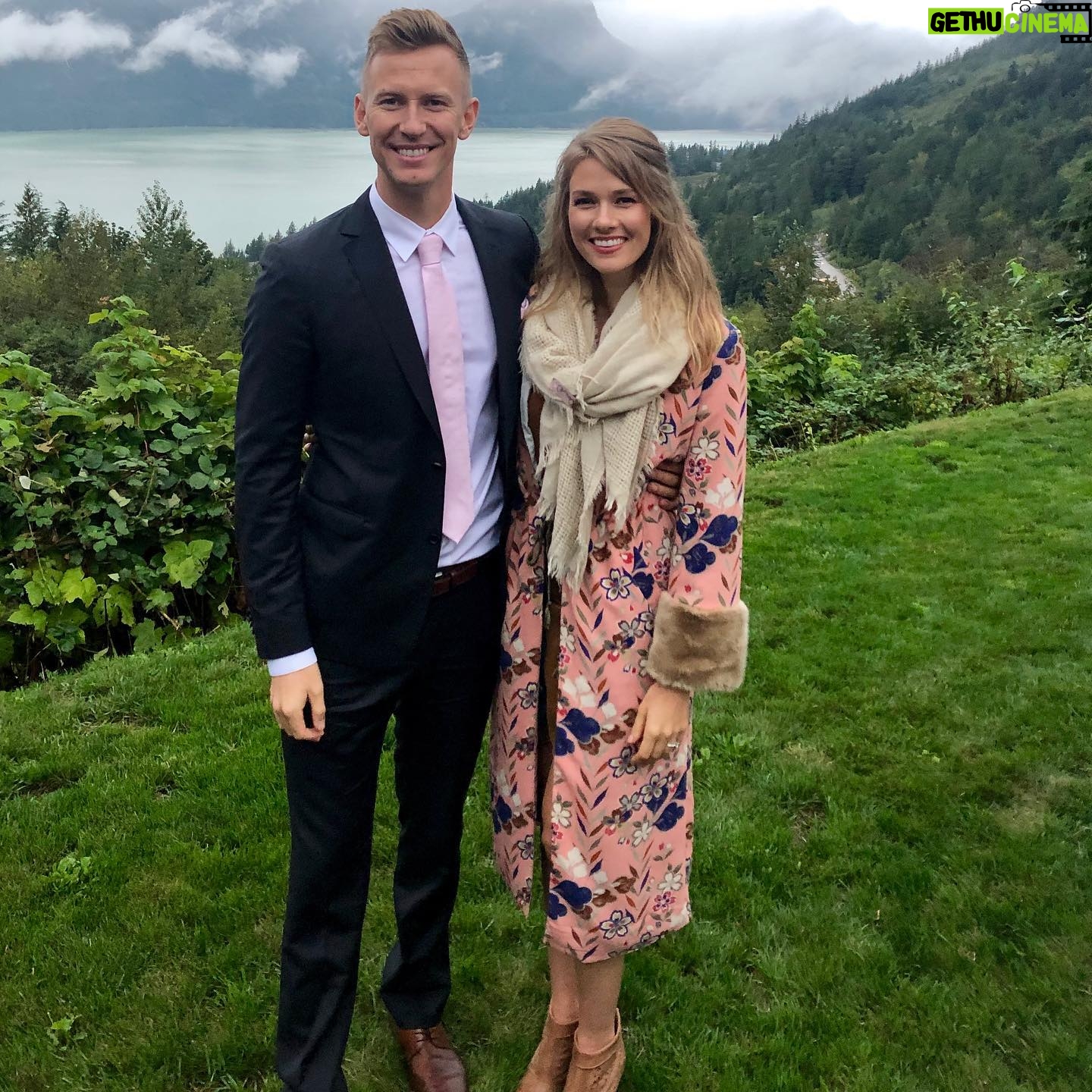Tori Anderson - 3.5K Likes - Best weekend celebrating love between two truly incredible humans. #miagotconned