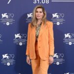 Trace Lysette Instagram - “I’ll have the business woman’s special, ya know… for business women” - Romy & Michelle #Venezia79 Photocall/press #biennalecinema2022 #venicefilmfestival Suit - @sandroparis @garrett__ives