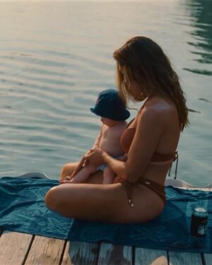 Trace Lysette Instagram - MONICA is out on VOD streaming and American Airlines 🖤🇺🇸✈️