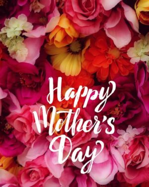 Tracey Edmonds Instagram - Happy Mother's Day Fam!  My Mother's Day weekend mission was to spend time with my family and make sure that they are feeling CELEBRATED  and LOVED this weekend!!! We've been celebrating Dylan's graduation and just having such an AMAZING time together out here in New York.  To all the mothers out there... I pray you feel LOVED and APPRECIATED today because your support of your family is EVERYTHING!  I'm about to get dressed. My sons have told me they planned a special day for me today. 🥰🙏🏽. Sending everyone LOVE! ❤️❤️❤️ #mothersday #graduationweekend #positivevibesonly. @brandonkedmonds @dylanmichaele