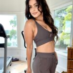 Tracey Edmonds Instagram - Happy Tuesday Fam! The busier I get, the more I appreciate comfortable athleisurewear and @fabletics makes THE CUTEST and THE BEST! FABLETICS has ALWAYS been my GO TO for fitnesswear and athleisurewear since they first launched!!! If you look at my page and see me doing yoga or working out, I've got FABLETICS on.. so I was very excited when they asked me to be a #FableticsBrandAmbassador because I wear them ALL THE TIME! This 2-piece jogger set is SO cute and comfy and comes in different colors. You can get it from the @fabletics website! Let me know what you think or if have any questions! Sending you love! 😘✌🏽❤️ #transformationaltuesday #fabletics #selfcare #healthylifestyle #liveyourbestlife #cleanliving #fitness 💎