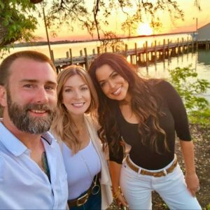 Tracey Edmonds Instagram - Happy Monday Fam!  Hope everyone had a great weekend!  My yesterday was spent doing my FAVORITE weekend activity... DINING OUT WITH FRIENDS! 🥰  Tried a new spot out here #bennyhudsonseafood with two of my dear friends Matt and Michelle @edgeofrealityproductions @lowcountryrealestate!  It's my NEW FAVORITE Hilton Head spot!  Now... time to get back to work!  LETS GO!!! 👊🏽✌🏽❤️ #positivevibesonly