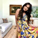 Tracey Edmonds Instagram - Happy Holiday Weekend Fam! I love the warm weather because it gives us a chance to have some fashion fun with color and prints. 😍 A colorful silk sundress works for daytime events and can even carry you into your next “Girls’ Night Out.” 😉❤️ #girlsnight #girlsnightout #summerfashion #outfitinspiration #outfitinspo #dresses #silkdress