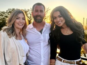 Tracey Edmonds Instagram - Happy Monday Fam!  Hope everyone had a great weekend!  My yesterday was spent doing my FAVORITE weekend activity... DINING OUT WITH FRIENDS! 🥰  Tried a new spot out here #bennyhudsonseafood with two of my dear friends Matt and Michelle @edgeofrealityproductions @lowcountryrealestate!  It's my NEW FAVORITE Hilton Head spot!  Now... time to get back to work!  LETS GO!!! 👊🏽✌🏽❤️ #positivevibesonly