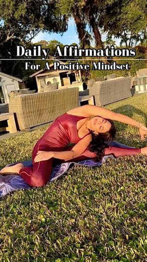 Tracey Edmonds Instagram - Happy Monday Fam! ✨
Now ya’ll know I’m all about self-care! Here are some affirmations to speak over yourself daily to cater and nurture a positive mindset 

XO, Tracey ❤️
•
•
•
•
•#mondaymotivation #motivation #selfcare #affirmations #affirmationoftheday #morningroutine #liveyourbestlife #cleanliving #positivevibesonly #fableticsambassador #fabletics