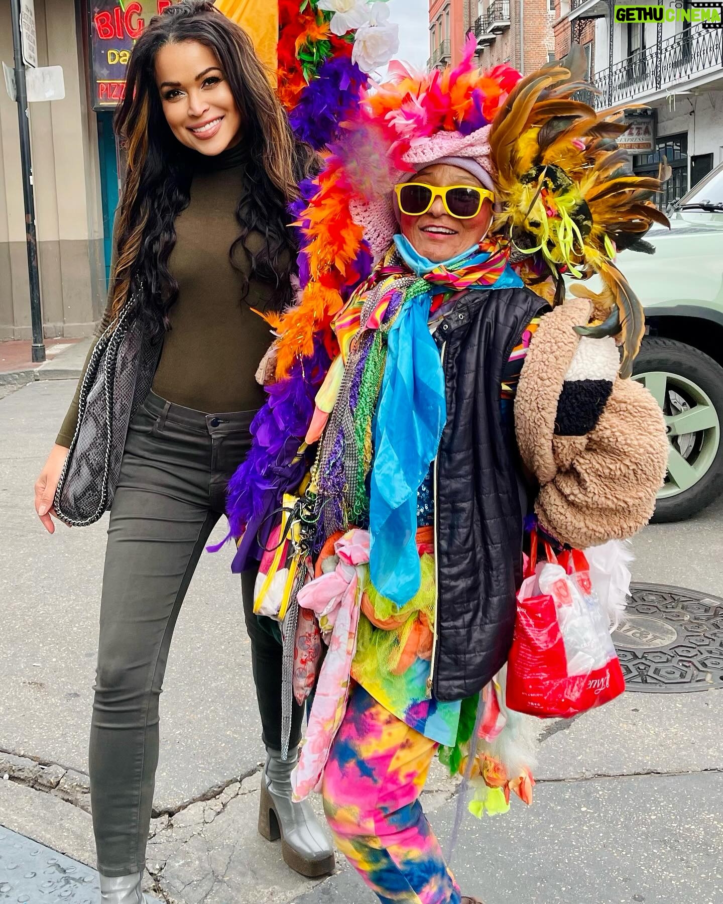 Tracey Edmonds Instagram - ALL IN A DAY'S WORK!! 😂😂 On Bourbon Street location scouting today and my new BFF #JenniferJones stopped me as I was crossing the street just to teach me some of her dance moves! 🤣🤣 Nuthin' like this #nolalife out here! It's A VIBE!! ✌🏽❤️